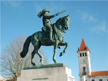 Estátua D. António Luís de Meneses