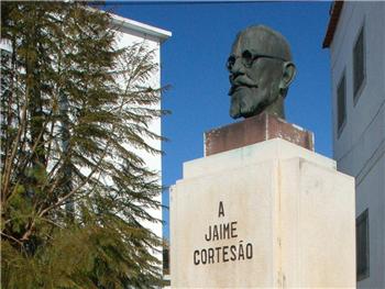 Busto a Jaime Cortesão