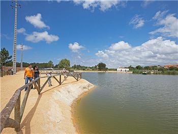 Laguna y parque de Calvão